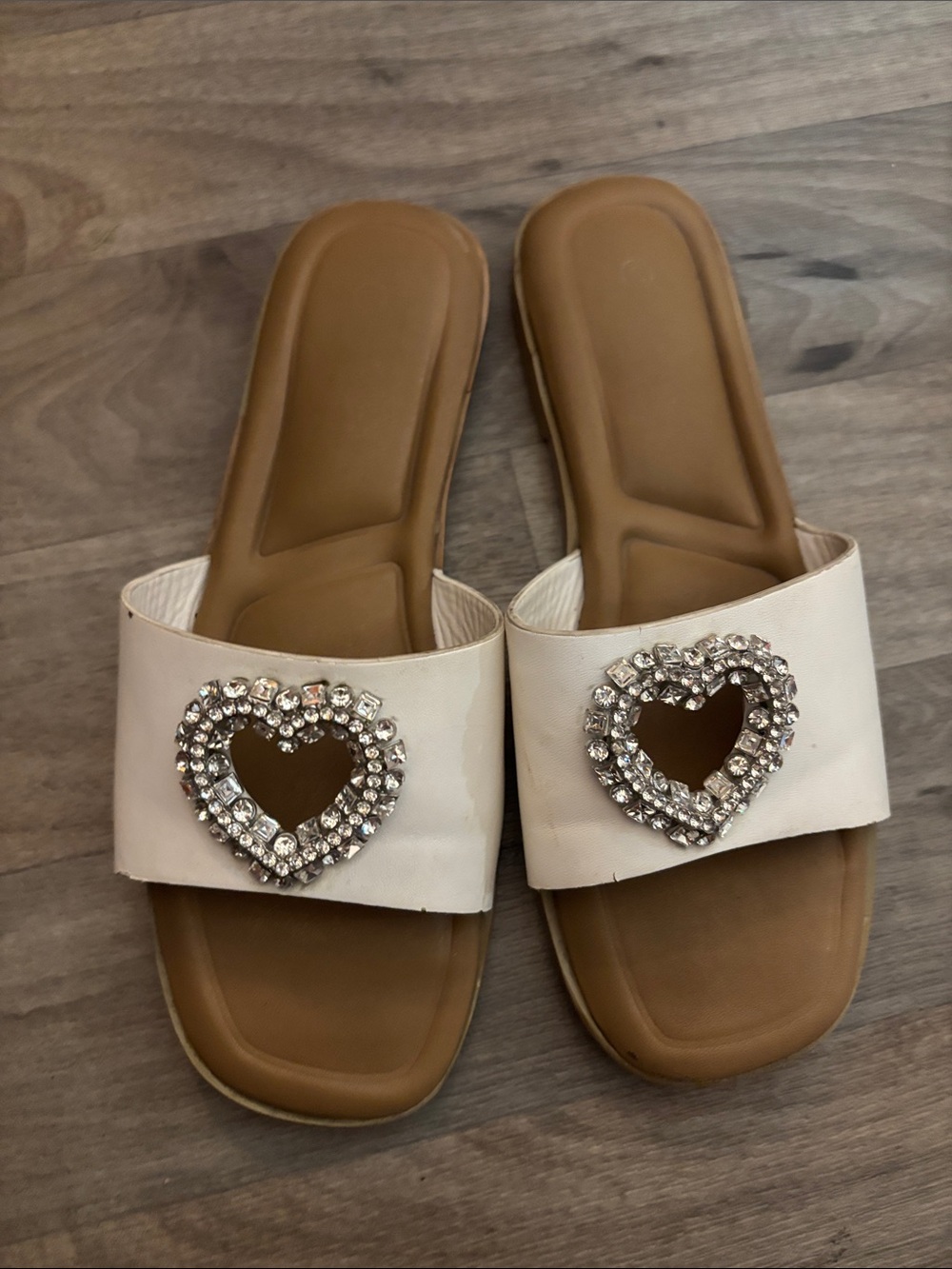 Kid’s Cream Slide Sandals with Heart Crystal Accent